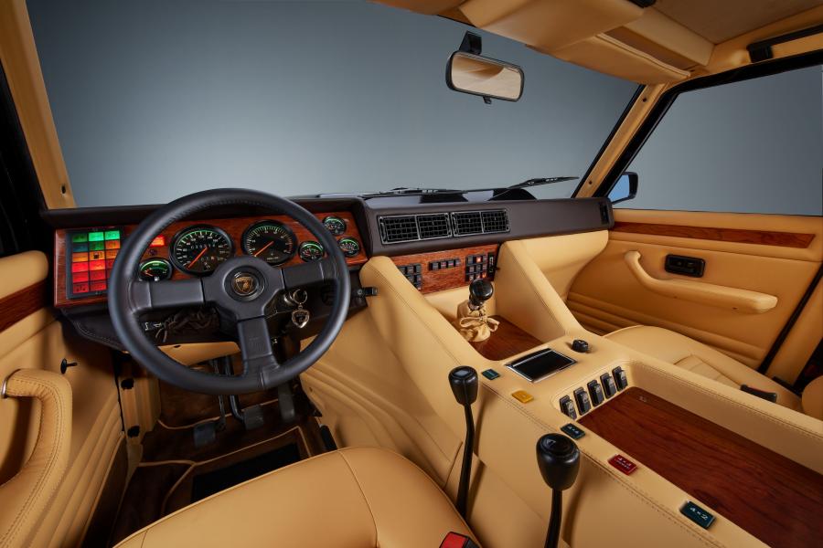 Торпедо Lamborghini LM002 1990 года  (NA) (фото 20 из 55)